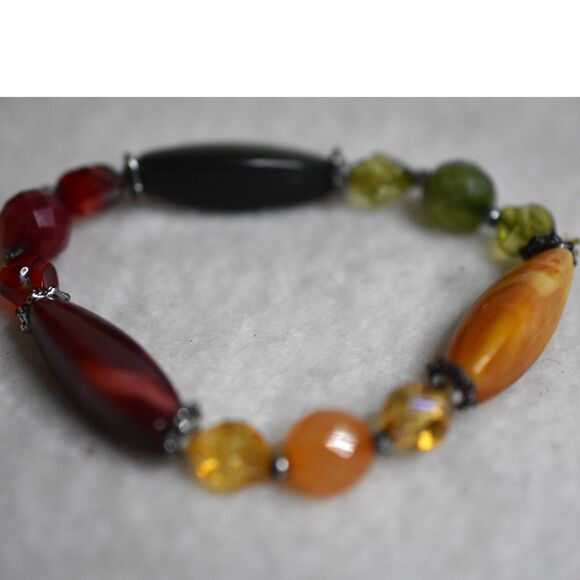 Beautiful Multi Color/Shape Glass Beaded Like New Stretch Bracelet - Picture 1 of 4